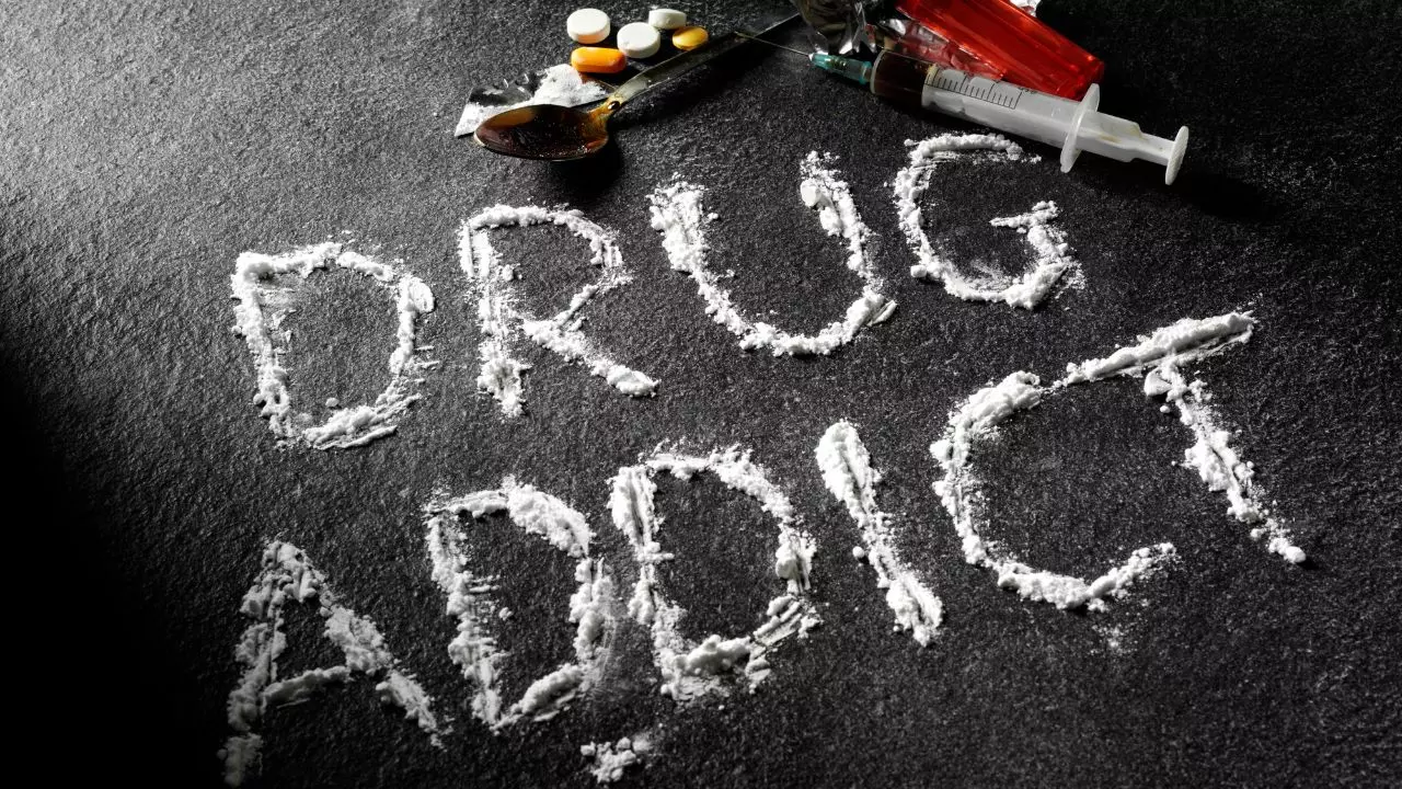 ड्रग्स के बदले सेक्स! 17 साल की नाबालिग ने 19 पुरुषों में फैलाया एचआईवी, नैनीताल में मचा हड़कंप