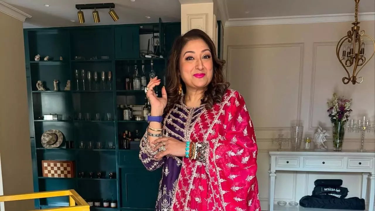 जांघ पर ब्लेड तो, तवे से जलाया गया गाल! Govinda की पत्नी Sunita Ahuja का ऐसा था दर्दनाक बचपन