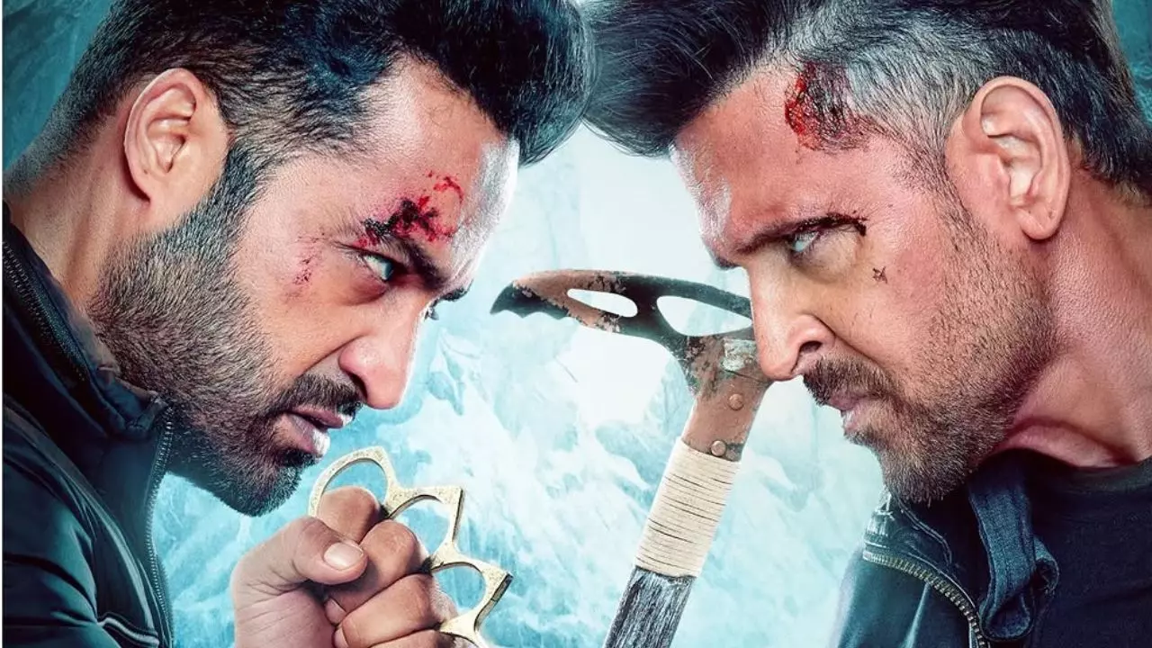 CBFC ने म्यूट किए 6 अश्लील डायलॉग, हटाया 2 सेकंड का अश्लील इशारा! अब मिला War 2 को U/A 16+ सर्टिफिकेट
