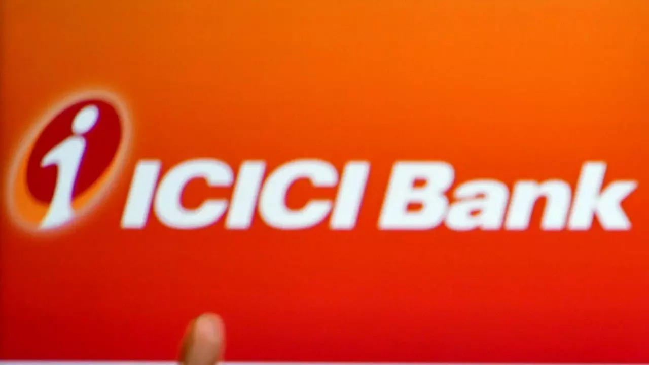 ICICI बैंक में खोलना चाहते हैं नया खाता तो पांच गुना ढीली करनी होगी जेब, मिनिमम बैलेंस हो गया 50 हजार रुपये, कैश डिपोजिट करना भी महंगा