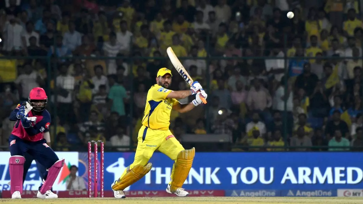सर, आपको खेलना ही पड़ेगा...  फैन के सवाल पर धोनी ने IPL 2026 खेलने पर दिया ऐसा जवाब कि सब हो गए दंग