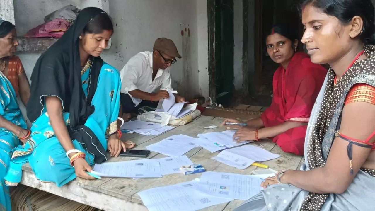 बिहार SIR विवाद: सुप्रीम कोर्ट ने कहा, यह मतदाताओं के खिलाफ नहीं, बल्कि उनके हित में है - 10 बड़ी बातें
