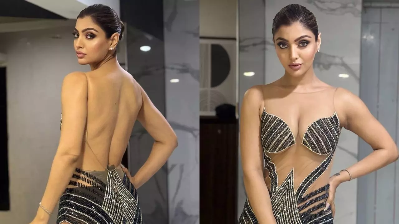 Damn gorgeous... डीप नेक के साथ ट्रांसपेरेंट ड्रेस पहने निकली भोजपुरी क्वीन Akanksha Puri, फैंस बोले- ये तो फायर है!
