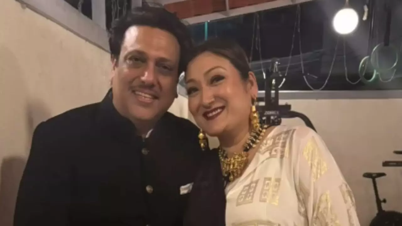 मेरा घर तोड़ने वालों को मां काली छोड़ेंगी नहीं! मंदिर की सीढ़ियों पर बैठ फूट-फूटकर रोई Sunita Ahuja