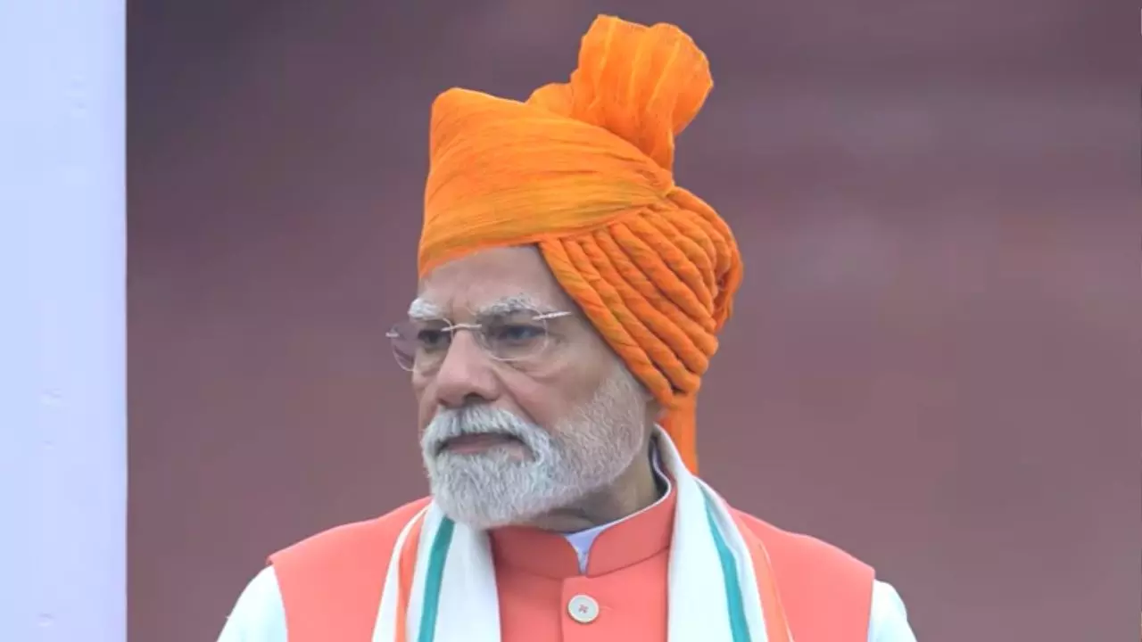 पाकिस्‍तान को लताड़, OP सिंदूर पर गर्व, ट्रंप के टैरिफ पर वार और युवाओं को सौगात; पढ़ें स्‍वतंत्रता दिवस पर पीएम मोदी का संबोधन