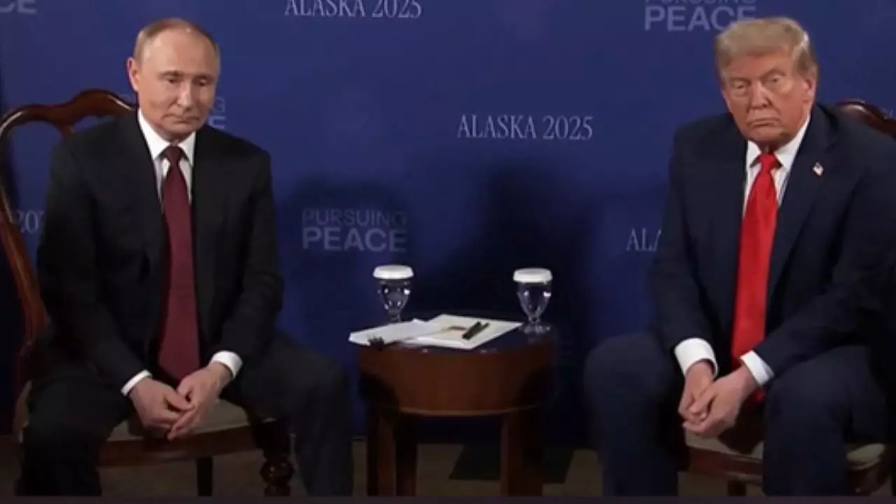 जारी रहेगा Russia Ukraine War,  ट्रंप खुश या नाखुश! पढ़ें अलास्का में रात- भर Trump-Putin की मीटिंग में किन-किन मुद्दों पर बनी बात?