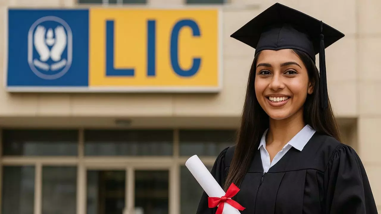 ग्रेजुएट युवाओं के लिए Good News! LIC में निकली बंपर वैकेंसी, डिटेल में जाने कैसे करें आवेदन