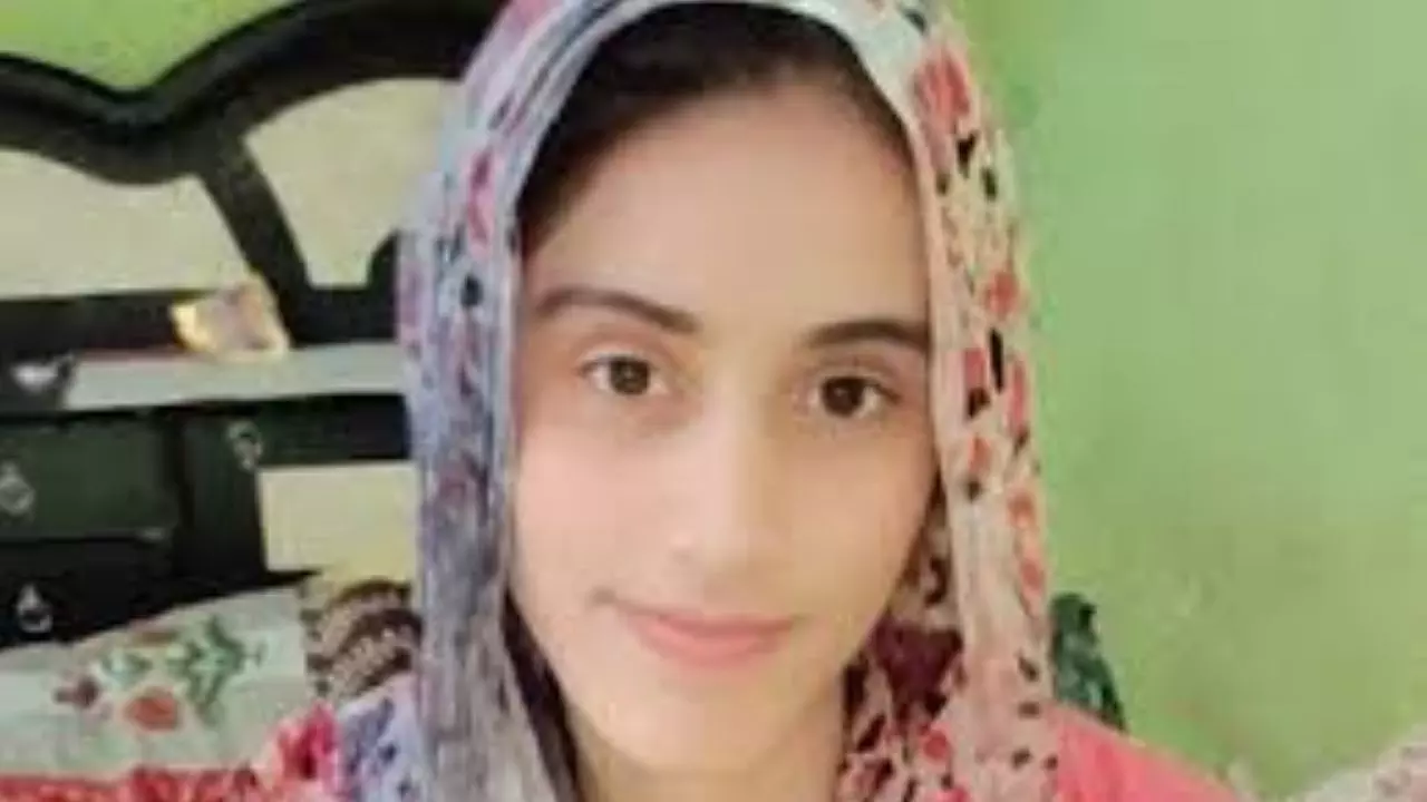 टीचर मनीषा की पोस्टमार्टम रिपोर्ट में बड़ा खुलासा, कीटनाशक दवा बनी मौत की वजह, फिर परिजन क्यों कर रहा अंतिम संस्कार से इनकार?
