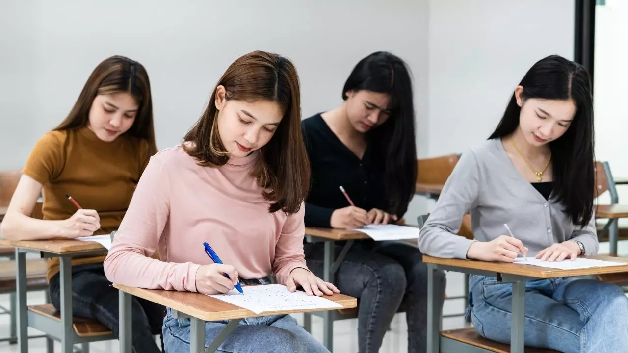 NEET-PG के कैंडिडेट्स इस तारीख से देख पाएंगे स्कोरकार्ड, जानें काउंसलिंग से जुड़ा अपडेट