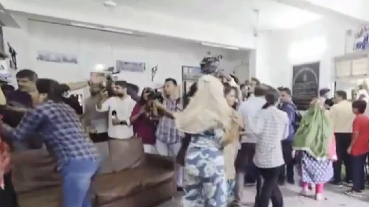 मामूली बात पर झगड़ा और ... अहमदाबाद में 8वीं कक्षा के छात्र ने 10वीं के स्टूडेंट की चाकू मारकर की हत्या