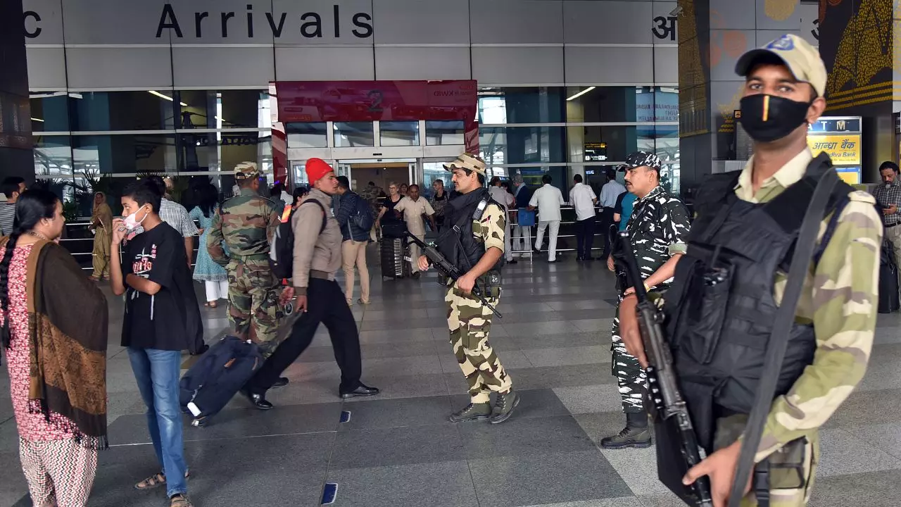 जब अफगानी बन बैठा मराठी मानुष! सवालों में उलझा तो दिल्‍ली एयरपोर्ट पर ऐसे खुली पोल