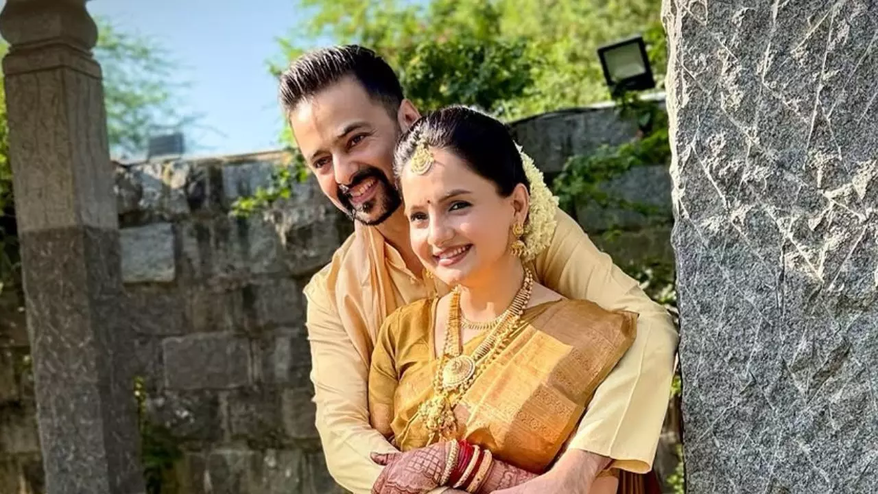 लैपटॉप धोने वाली गोपी बहू उर्फ़ Giaa Manek ने रचाई शादी, तस्वीरें शेयर कर फैंस को किया सरप्राइज