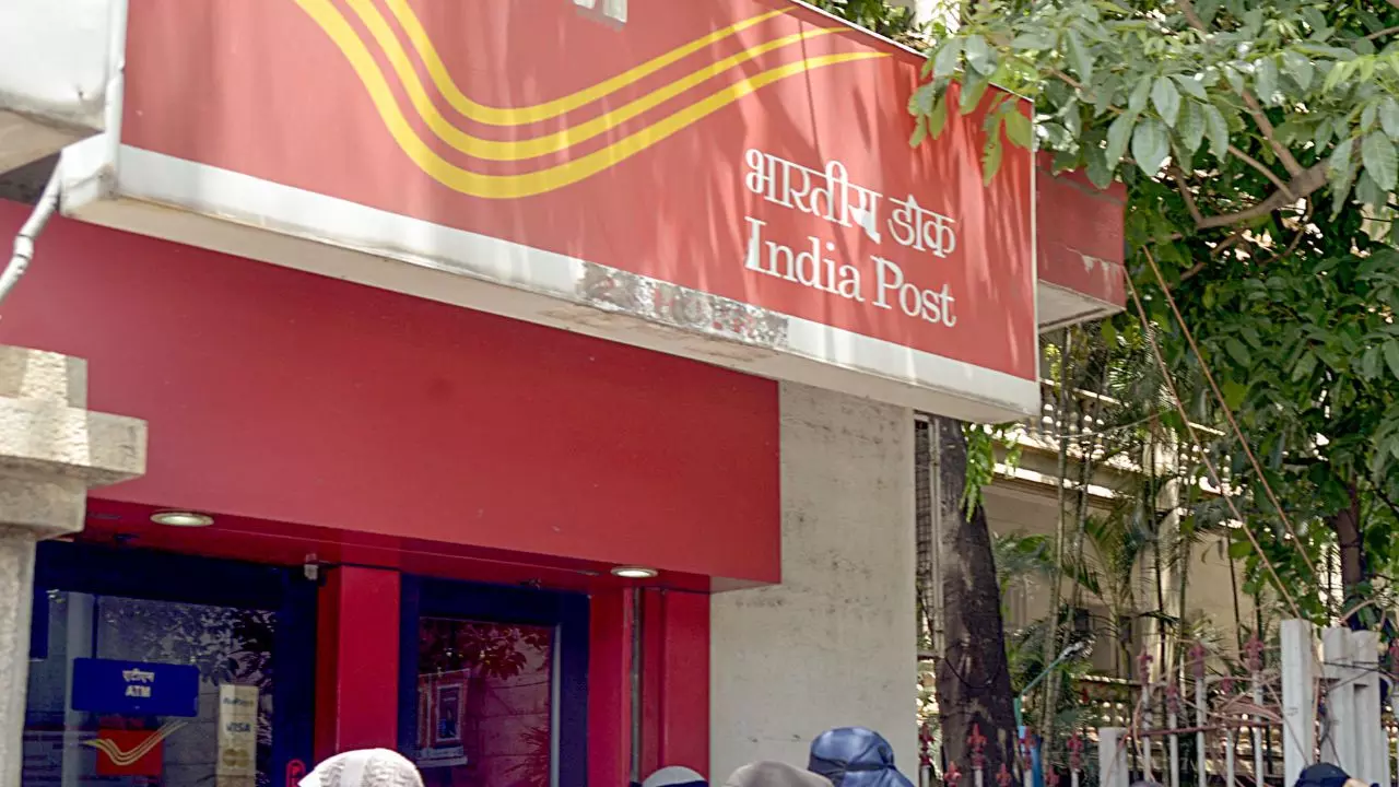 ट्रंप के टैरिफ का असर! भारत ने अमेरिका के लिए अंतरराष्ट्रीय डाक सेवा अस्थायी रूप से रोकी