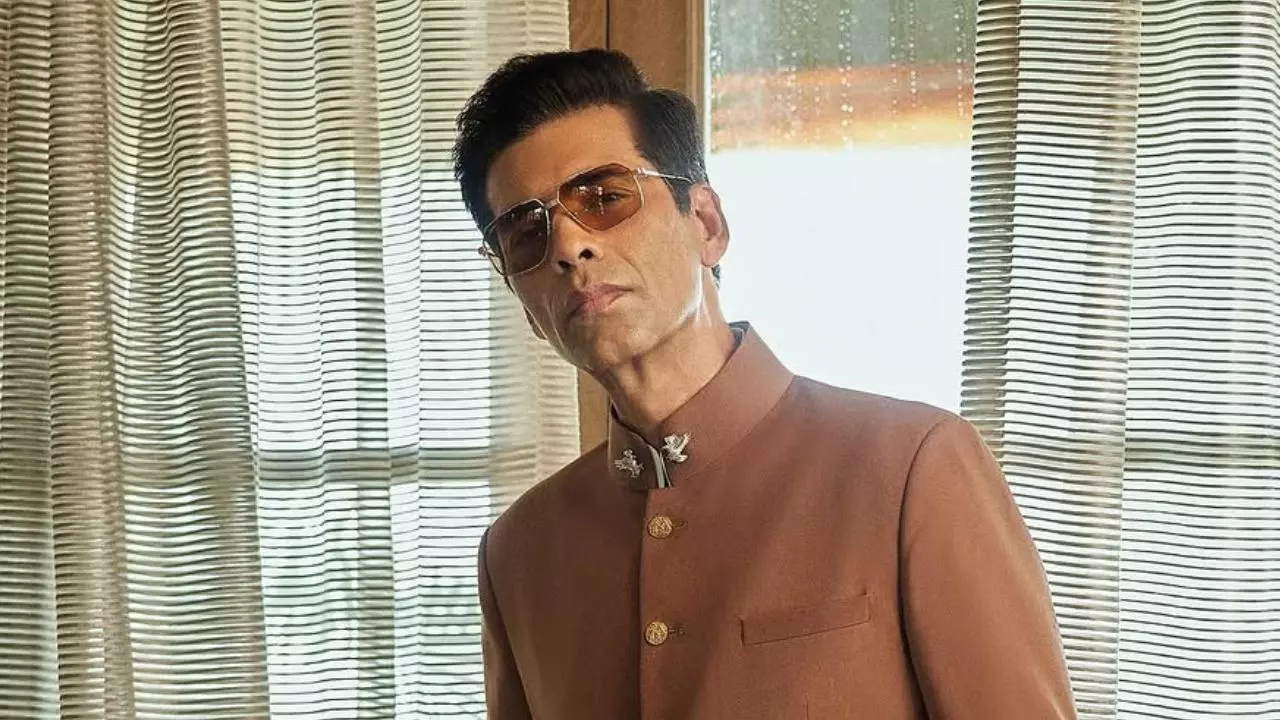 इसे अब रोकना बहुत ज़रूरी है....पॉडकास्टर्स और ज्योतिषियों के बढ़ते सब-कल्चर पर भड़के Karan Johar