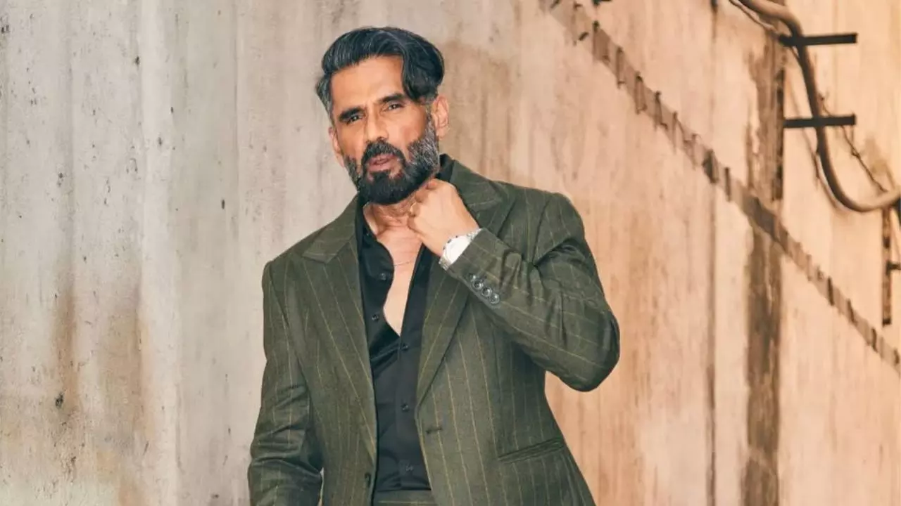 इसका तो घमंड बोल रहा है! सोशल मीडिया पर ट्रोल हुए Suniel Shetty, मिमिक्री आर्टिस्ट की इंसल्ट करना पड़ा भारी