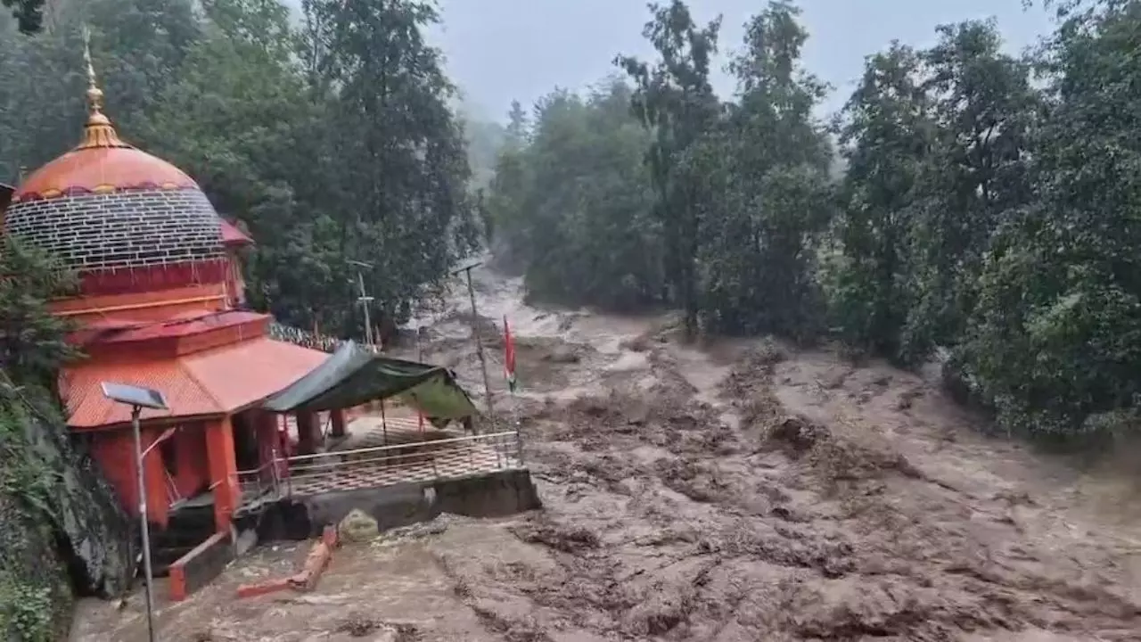 जम्‍मू कश्‍मीर में फिर कुदरत का कहर! डोडा में बादल फटने से तबाही, चार की मौत - डराने वाले 5 Video