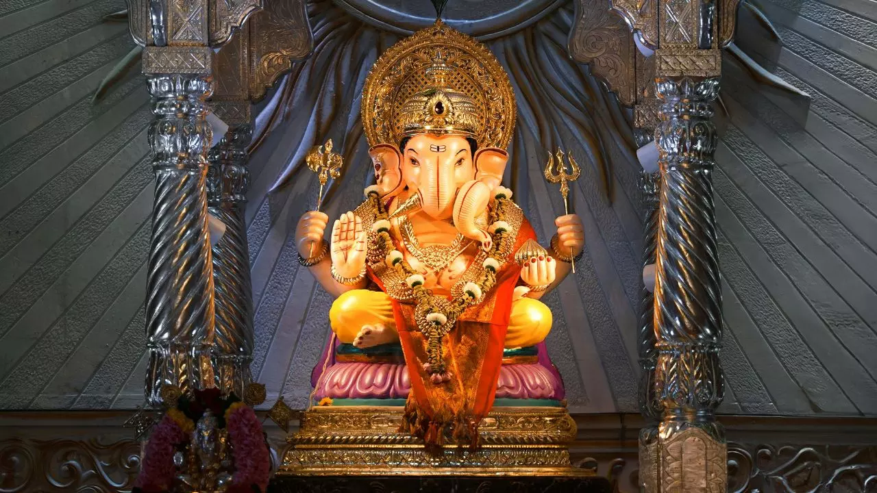 Ganesh Chaturthi 2025: घर-घर इस शुभ मुहूर्त में विराजेंगे भगवान गणपति, जानिए स्थापना विधि और महत्व