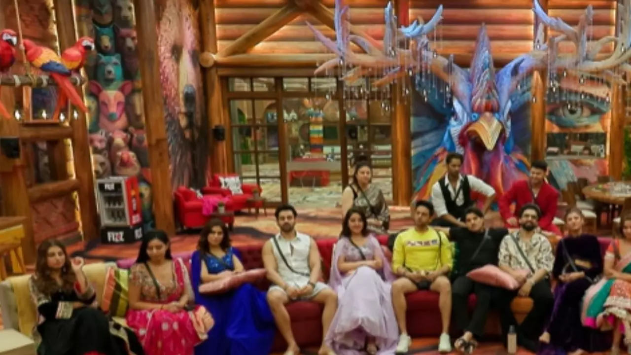 Bigg Boss 19: फरहाना ने खेली चाल और कैप्टन की रेस से काट दिया इस कंटेस्टेंट का पत्ता, किन पर लटकी नॉमिनेशन की तलवार