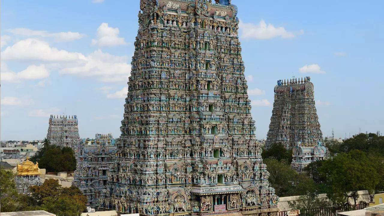मंदिर का धन सिर्फ देवी-देवताओं का... मद्रास HC से तमिलनाडु सरकार को बड़ा झटका मंदिर का धन सिर्फ देवी-देवताओं का... मद्रास HC से तमिलनाडु सरकार को बड़ा झटका