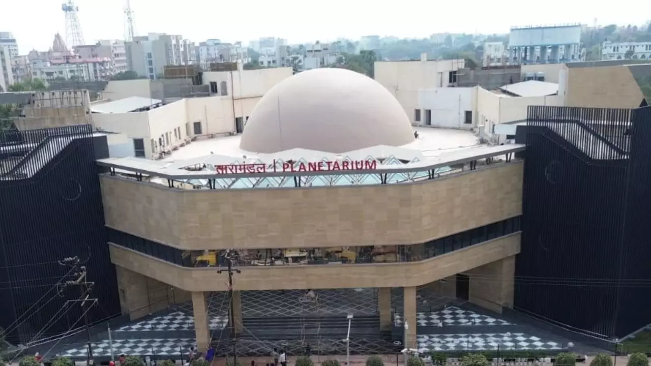 केवल ज्ञान विज्ञान ही नहीं, पटना तारामंडल में ले सकेंगे बिहारी संस्कृति का भी मजा! केवल ज्ञान विज्ञान ही नहीं, पटना तारामंडल में ले सकेंगे बिहारी संस्कृति का भी मजा!