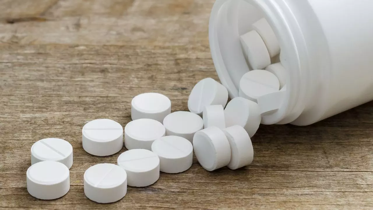 दवा के नाम पर जहर? Paracetamol और इबुप्रोफेन से बढ़ रही ‘एंटीबायोटिक रेजिस्टेंस’, नई रिसर्च में हुआ खुलासा