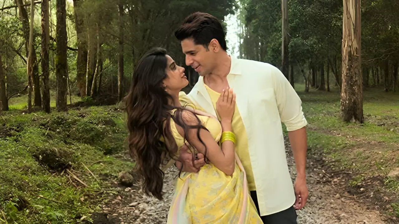 Param Sundari ने बॉक्स ऑफिस पर धीमी शुरुआत के बाद पकड़ी रफ्तार, दूसरे दिन 25 करोड़ का आंकड़ा पर