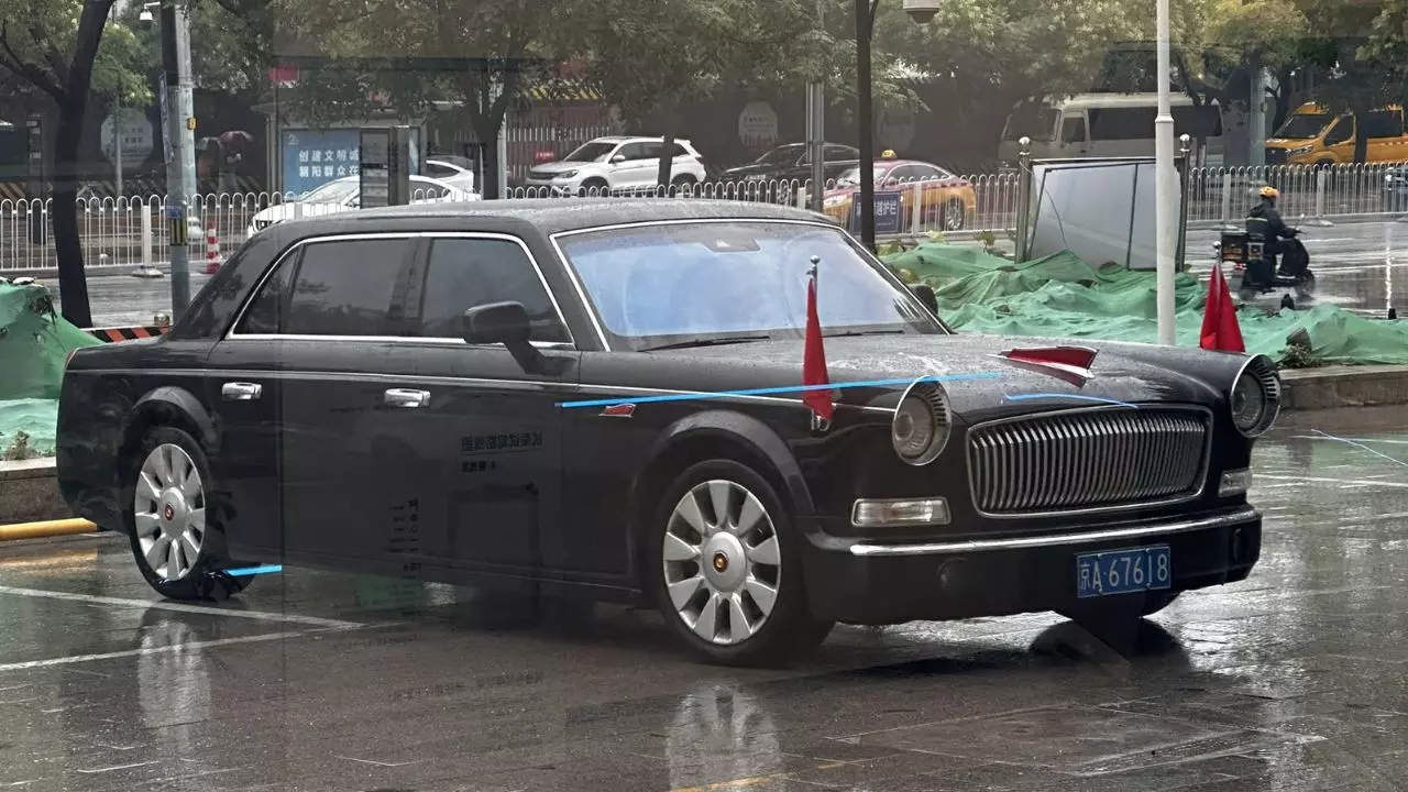 शी जिनपिंग की फेवरेट Hongqi Car की खूबियां जान लीजिए, पीएम मोदी ने तिनजियान में की सवारी