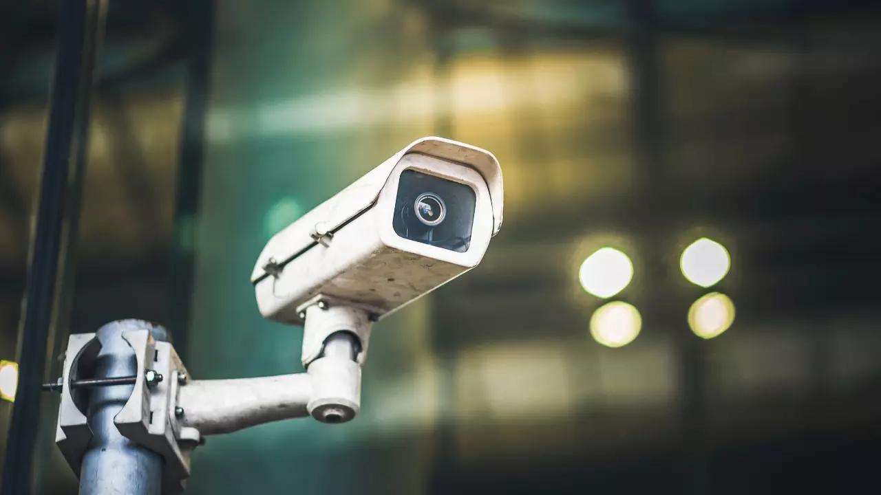 सुप्रीम कोर्ट ने देशभर के थानों में बंद पड़े CCTV कैमरों पर लिया स्वतः संज्ञान, हिरासत में मौतों पर जताई नाराजगी
