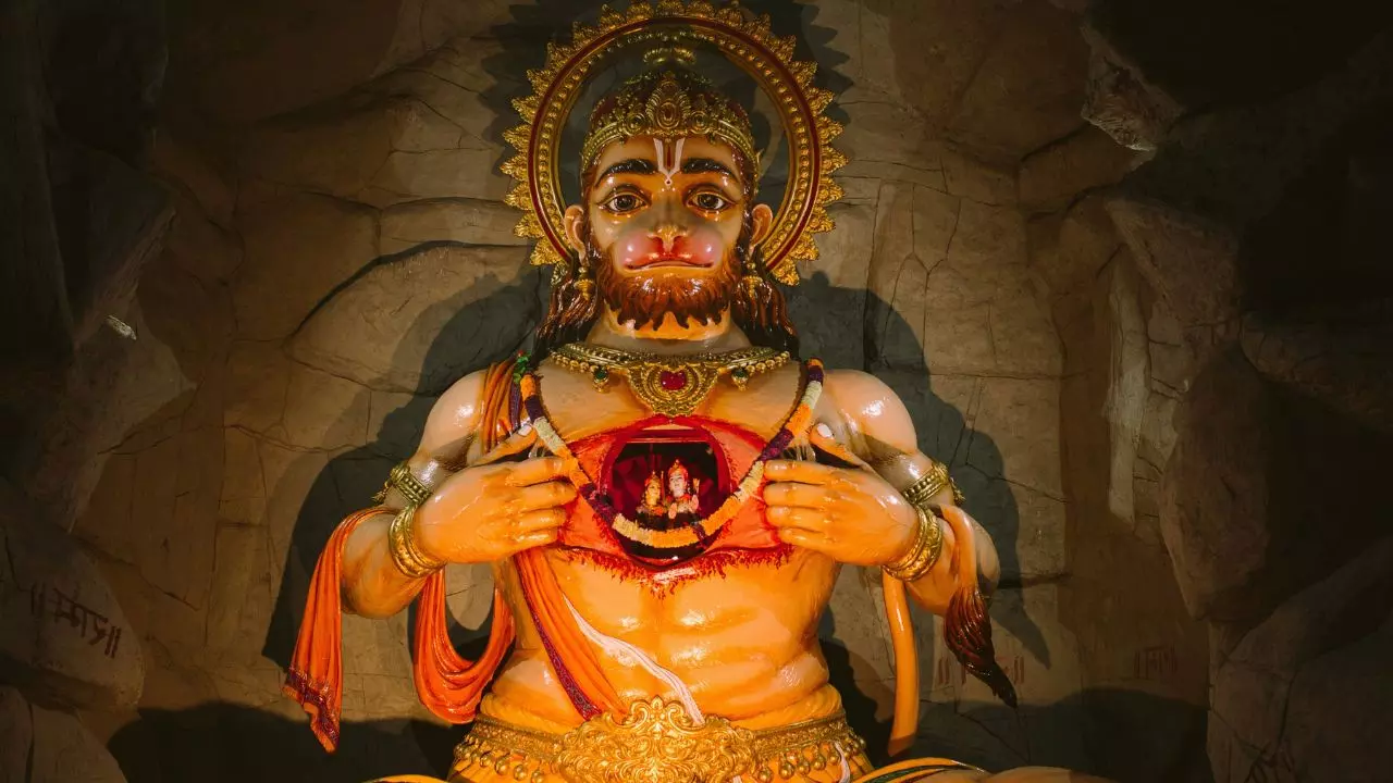 जब हनुमानजी को मिली मृत्युदंड की सजा और उन पर चलाया गया ब्रह्राास्त्र, जानिए फिर क्या हुआ...