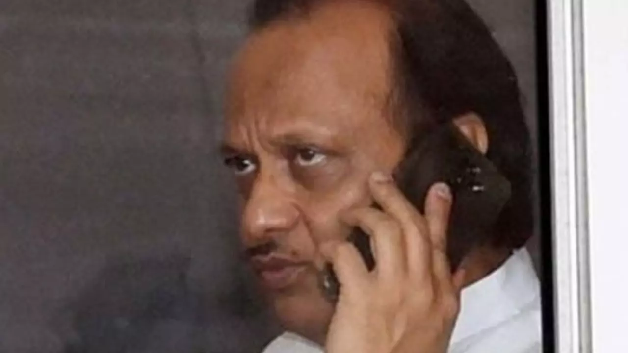 मेरी आवाज नहीं पहचानतीं? नंबर दीजिए, मैं Video Call करता हूं; महिला IPS अफसर से ऐसा क्यों बोले डिप्टी CM? Video Viral मेरी आवाज नहीं पहचानतीं? नंबर दीजिए, मैं Video Call करता हूं; महिला IPS अफसर से ऐसा क्यों बोले डिप्टी CM? Video Viral