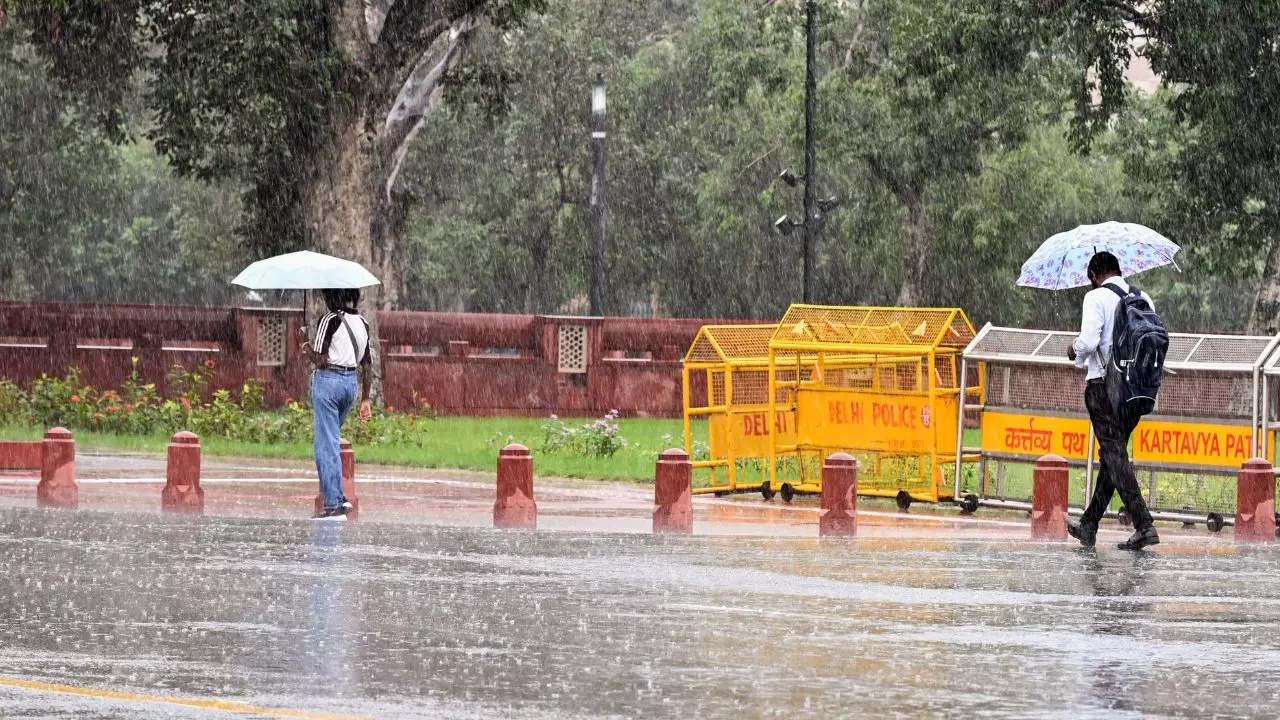 Monsoon 2025 Alert: दिल्ली-राजस्थान में बदल रहा मौसम का मिजाज, यूपी-बिहार में अलर्ट, जानें अन्य राज्यों का हाल Monsoon 2025 Alert: दिल्ली-राजस्थान में बदल रहा मौसम का मिजाज, यूपी-बिहार में अलर्ट, जानें अन्य राज्यों का हाल