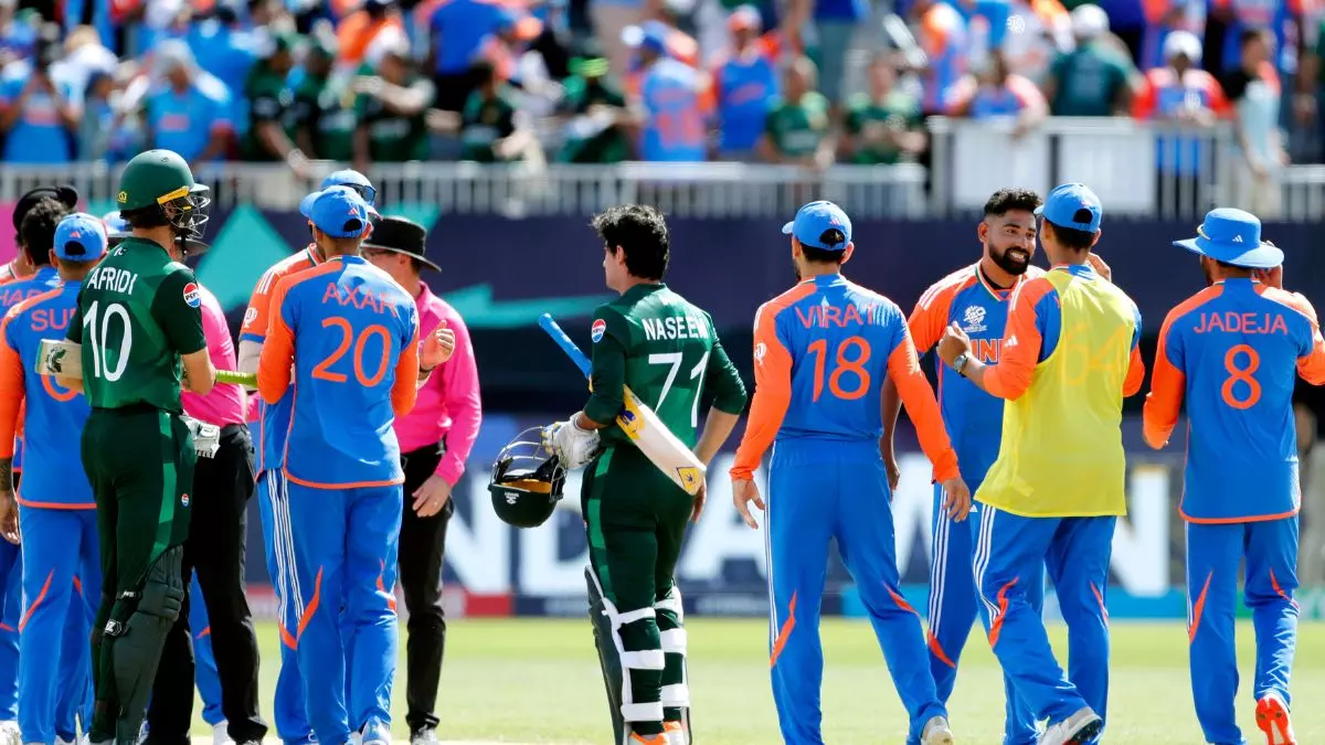 तीसरे ऑलराउंडर के बिना फंस सकती है टीम इंडिया... Asia Cup 2025 से पहले पूर्व क्रिकेटर ने दी चेतावनी तीसरे ऑलराउंडर के बिना फंस सकती है टीम इंडिया... Asia Cup 2025 से पहले पूर्व क्रिकेटर ने दी चेतावनी