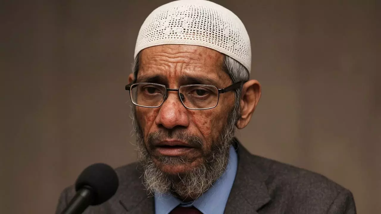 Zakir Naik ने FB पर पोस्ट किया ये Video, सोशल में AIDS का मचा हल्ला, इंस्टाग्राम, यूट्यूब पर बैन, लेकिन फेसबुक क्यों खुला? Zakir Naik ने FB पर पोस्ट किया ये Video, सोशल में AIDS का मचा हल्ला, इंस्टाग्राम, यूट्यूब पर बैन, लेकिन फेसबुक क्यों खुला?