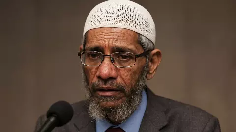 Zakir Naik ने FB पर पोस्ट किया ये Video, सोशल में AIDS का मचा हल्ला, इंस्टाग्राम, यूट्यूब पर बैन, लेकिन फेसबुक क्यों खुला? Zakir Naik ने FB पर पोस्ट किया ये Video, सोशल में AIDS का मचा हल्ला, इंस्टाग्राम, यूट्यूब पर बैन, लेकिन फेसबुक क्यों खुला?