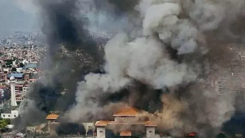 चली गई ओली सरकार, फिर भी धधक रहा नेपाल, नेपाल की पूर्व PM की पत्नी की जिंदा जलकर मौत- पढ़ें Top Updates चली गई ओली सरकार, फिर भी धधक रहा नेपाल, नेपाल की पूर्व PM की पत्नी की जिंदा जलकर मौत- पढ़ें Top Updates