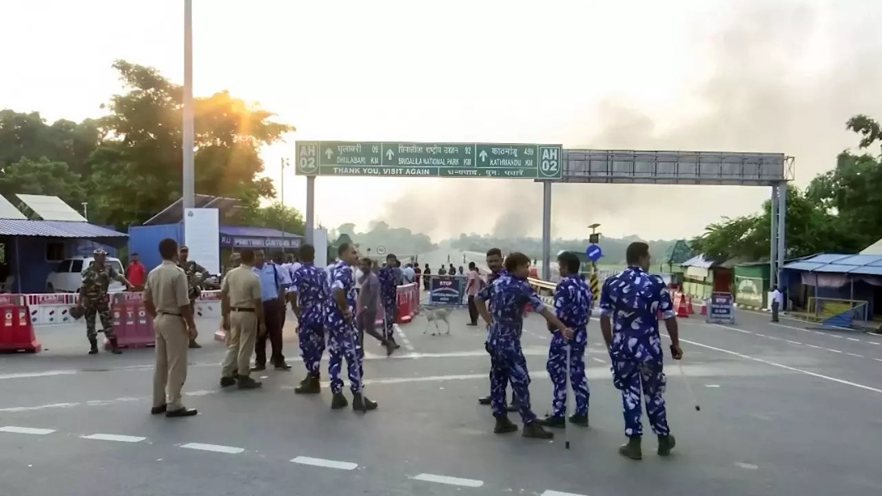 सप्लाई चेन टूटी तो लगेगा भारी झटका, नेपाल में लगी आग से भारत की अर्थव्यवस्था को कितना फायदा-कितना नुकसान?