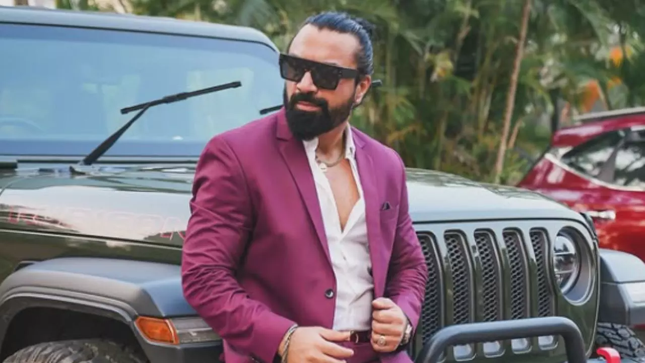 गैंगस्टर सलमान लाला की मौत पर कमेंट करना पड़ा भारी, एक्टर Ajaz Khan के खिलाफ इंदौर FIR दर्ज, जानें क्या है मामला गैंगस्टर सलमान लाला की मौत पर कमेंट करना पड़ा भारी, एक्टर Ajaz Khan के खिलाफ इंदौर FIR दर्ज, जानें क्या है मामला