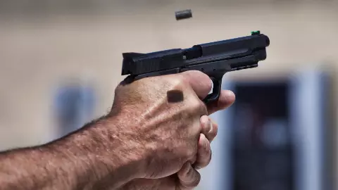 5 करोड़ की रंगदारी बनी जान की दुश्मन, लॉरेंस के गैंगस्टर ने कांग्रेस नेता के घर बरसाई गोलियां 5 करोड़ की रंगदारी बनी जान की दुश्मन, लॉरेंस के गैंगस्टर ने कांग्रेस नेता के घर बरसाई गोलियां