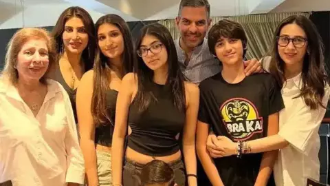 संजय के समय नहीं थी वसीयत, अचानक कैसे बनी? प्रिया ने कहा- करिश्मा के बच्चों को दिए 1900 करोड़; जानें कोर्ट रूम की A to Z बातें संजय के समय नहीं थी वसीयत, अचानक कैसे बनी? प्रिया ने कहा- करिश्मा के बच्चों को दिए 1900 करोड़; जानें कोर्ट रूम की A to Z बातें