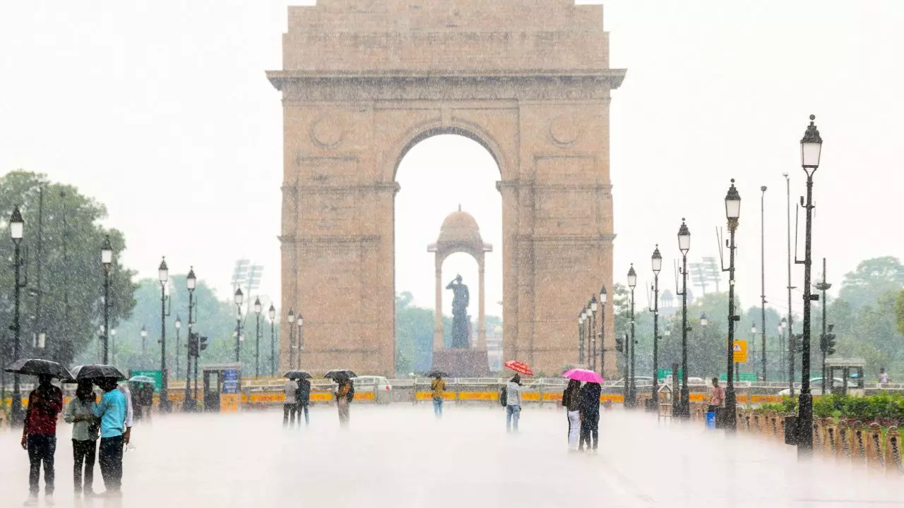 दिल्ली-NCR से मानसून की विदाई! राजधानी में शुरू हुआ तेज हवाएं और गर्मी का दौर, जानें आज का अपडेट दिल्ली-NCR से मानसून की विदाई! राजधानी में शुरू हुआ तेज हवाएं और गर्मी का दौर, जानें आज का अपडेट