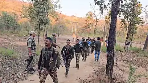 कौन है देवी जी जिसके हाथ में मिली छत्तीसगढ़ के नक्सलियों की कमान? कौन है देवी जी जिसके हाथ में मिली छत्तीसगढ़ के नक्सलियों की कमान?