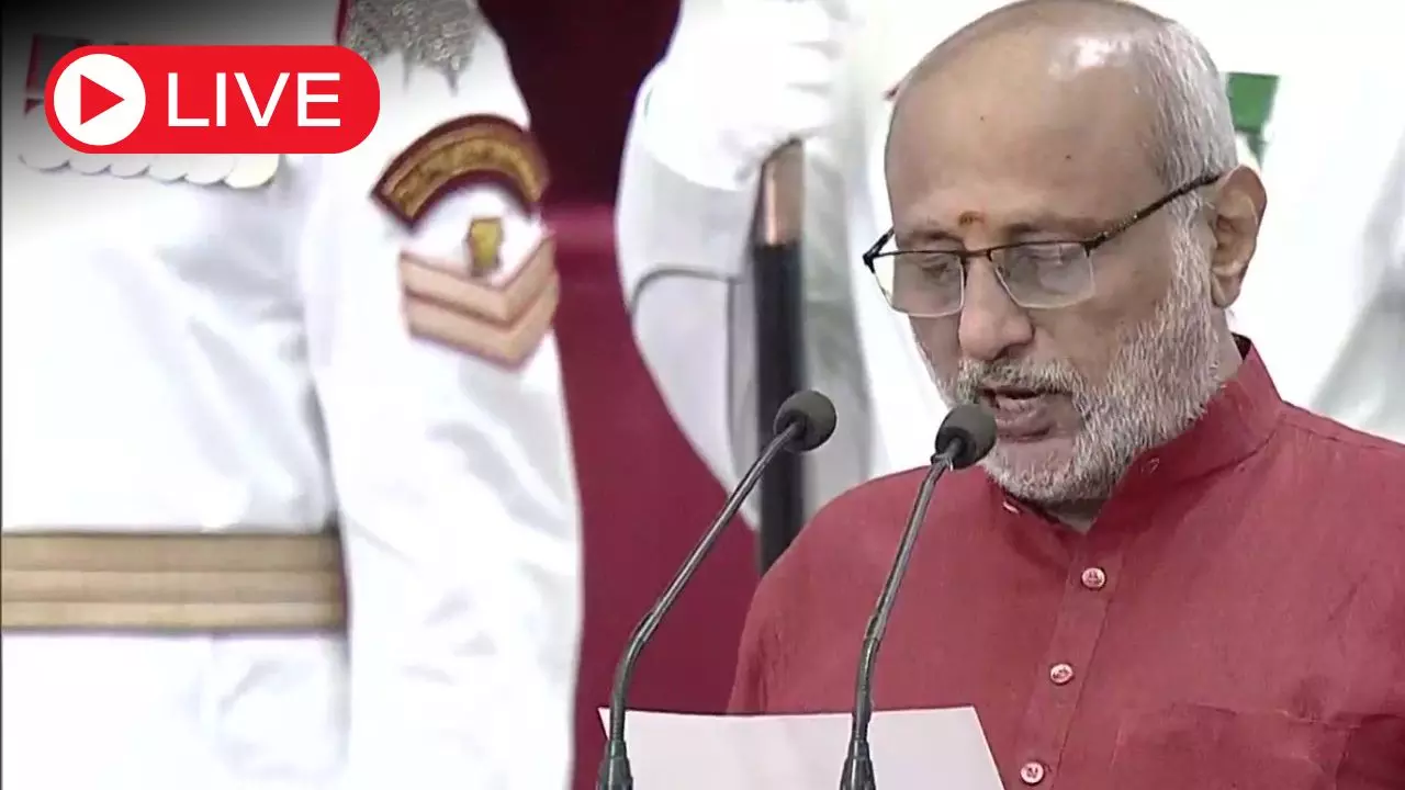 Aaj ki Taaza Khabar Live News Update: राष्ट्रपति द्रौपदी मुर्मू ने उपराष्ट्रपति निर्वाचित सी.पी. राधाकृष्णन को दिलाई शपथ