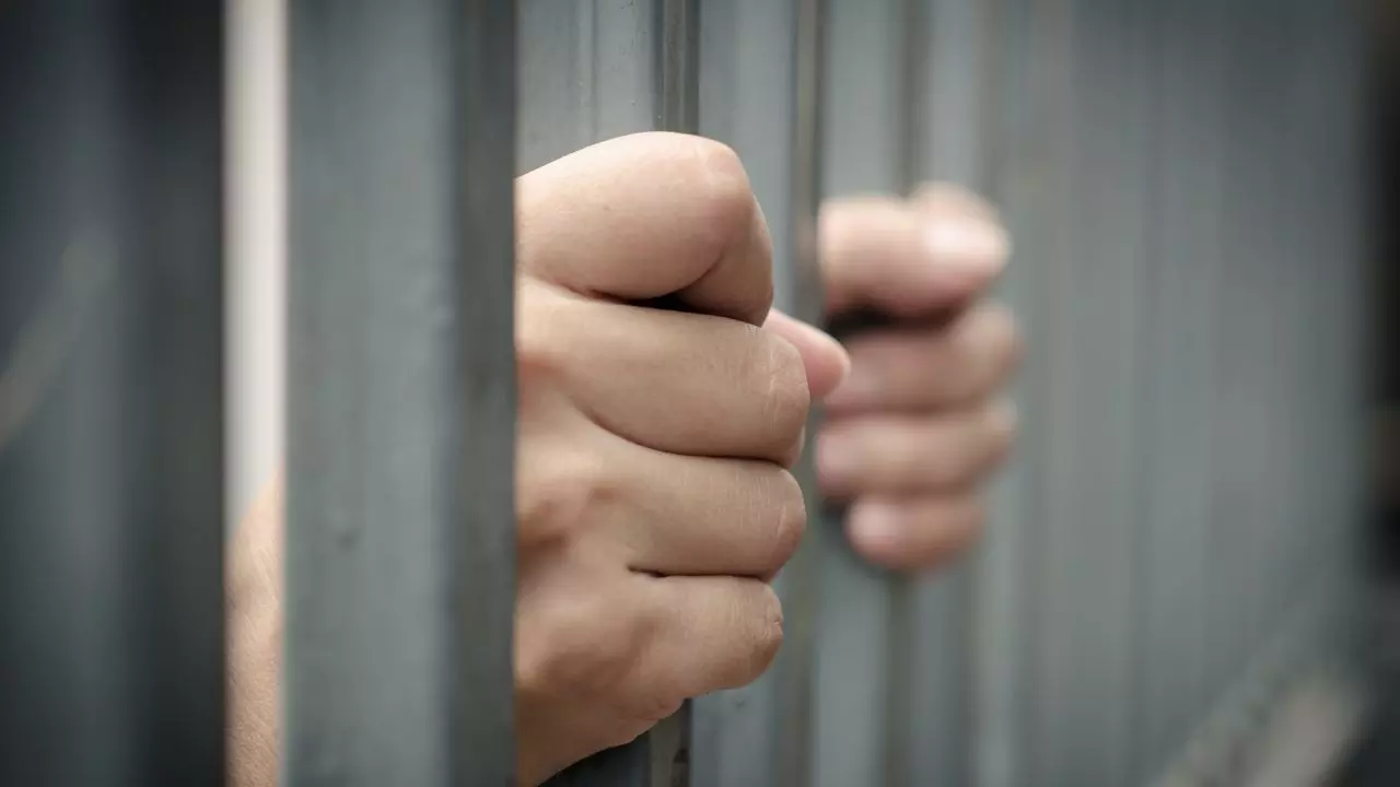 30 मिनट लेट होने पर जेल में दरोगा जी! कोर्ट ने कैथल के पुलिस इंस्पेक्टर को 1 घंटे लॉकअप में रखने की सुनाई अनोखी सजा