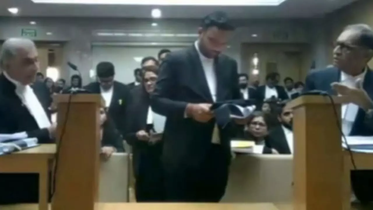 चिल्लाओ मत....30,000 करोड़ की दावेदारी पर कोर्ट में भिड़े Karisma Kapoor और Priya Sachdev के वकील |Video Viral