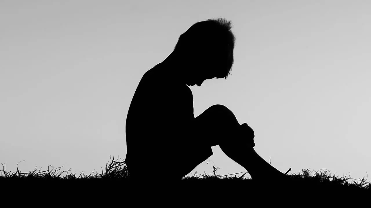 मोहल्ले में शरारत करता था कृष्णा, लोग करते रहते थे शिकायत, मां की एक डांट से 12 साल के मासूम ने लगाई फांसी मोहल्ले में शरारत करता था कृष्णा, लोग करते रहते थे शिकायत, मां की एक डांट से 12 साल के मासूम ने लगाई फांसी