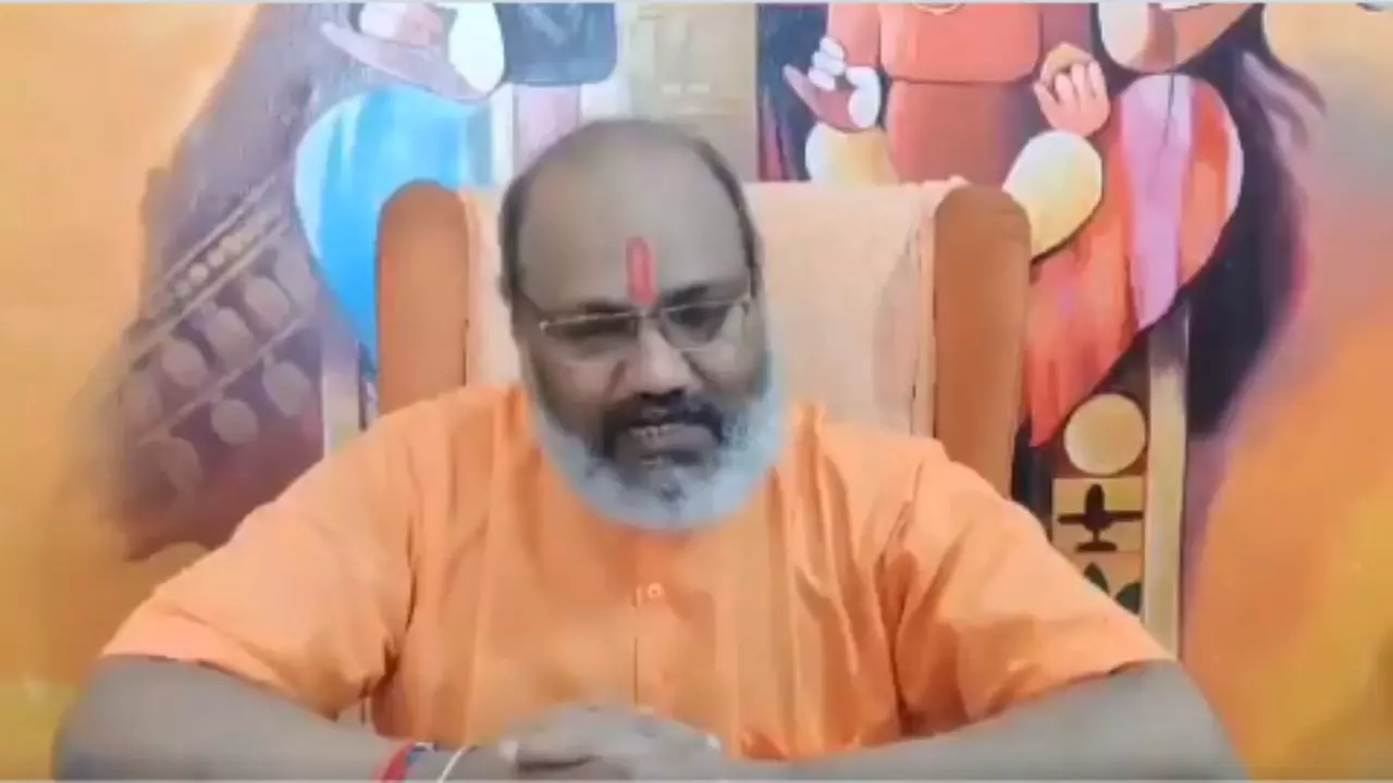 3-4 बेटे करो वरना 2-2 रुपये में बिकोगी... महिला को लेकर बोले जूना अखाड़े के महामंडलेश्वर यति नरसिंहानंद सरस्वती | Video 3-4 बेटे करो वरना 2-2 रुपये में बिकोगी... महिला को लेकर बोले जूना अखाड़े के महामंडलेश्वर यति नरसिंहानंद सरस्वती | Video