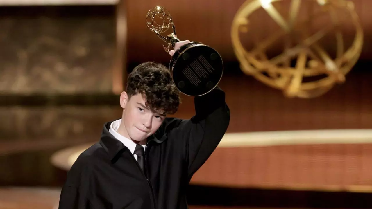 सबसे कम उम्र में Emmy Awards 2025 जीतने वाले Owen Cooper कौन? मिनीसीरीज Adolescence के लिए रचा इतिहास सबसे कम उम्र में Emmy Awards 2025 जीतने वाले Owen Cooper कौन? मिनीसीरीज Adolescence के लिए रचा इतिहास