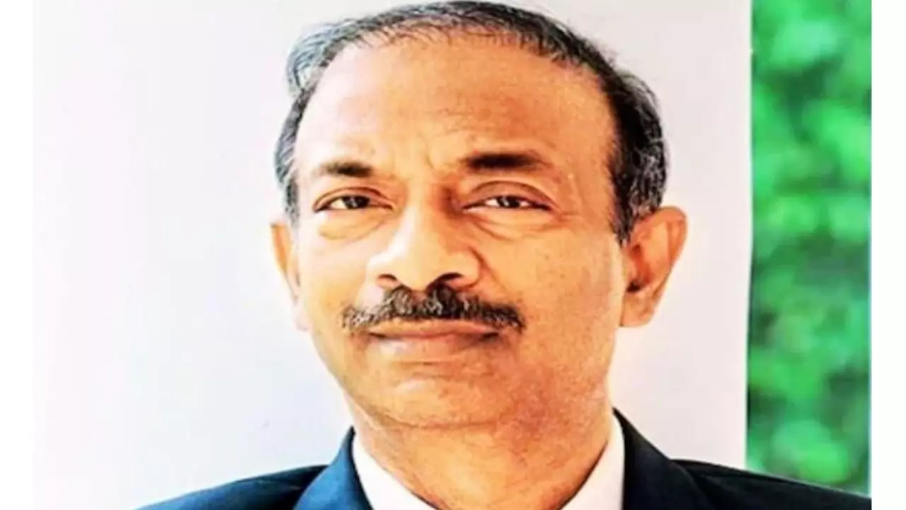 कौन हैं अमित खरे जिन्हें बनाया गया उपराष्ट्रपति का सचिव, चारा घोटाले का पर्दाफाश करने के बाद आए थे सुर्खियों में कौन हैं अमित खरे जिन्हें बनाया गया उपराष्ट्रपति का सचिव, चारा घोटाले का पर्दाफाश करने के बाद आए थे सुर्खियों में