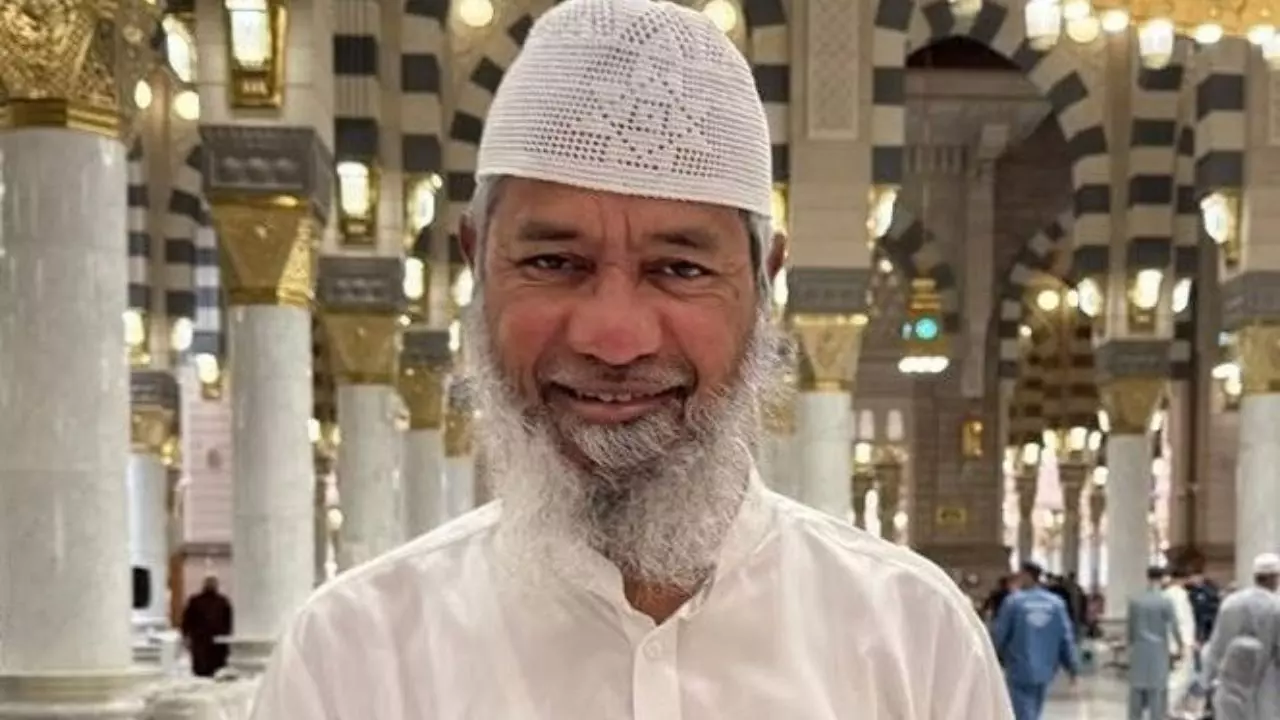 AIDS के बाद Zakir Naik को लेकर आए दिन हो रहे नए-नए दावे, अब यूजर्स ने बताया- किसके संपर्क में आने से हुआ HIV Positive