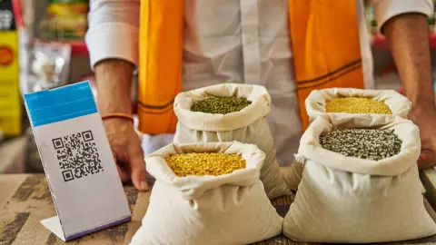 अब बिना टेंशन के करें UPI से लाखों की पेमेंट, NPCI ने आज से बढ़ाई लिटिम, इन्हें होगा फायदा अब बिना टेंशन के करें UPI से लाखों की पेमेंट, NPCI ने आज से बढ़ाई लिटिम, इन्हें होगा फायदा